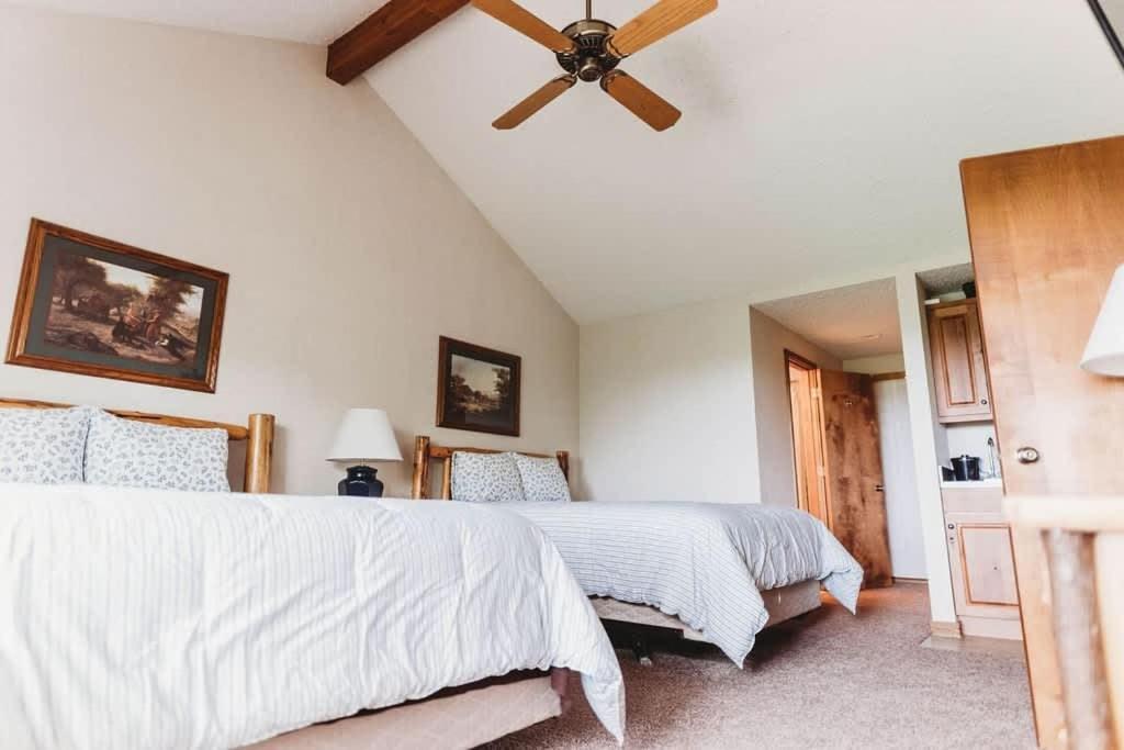 Top Floor Luxury, Sauna, Private Pool, Lake Bellaire Beach, 5 Beds, 4 Full Bath エクステリア 写真
