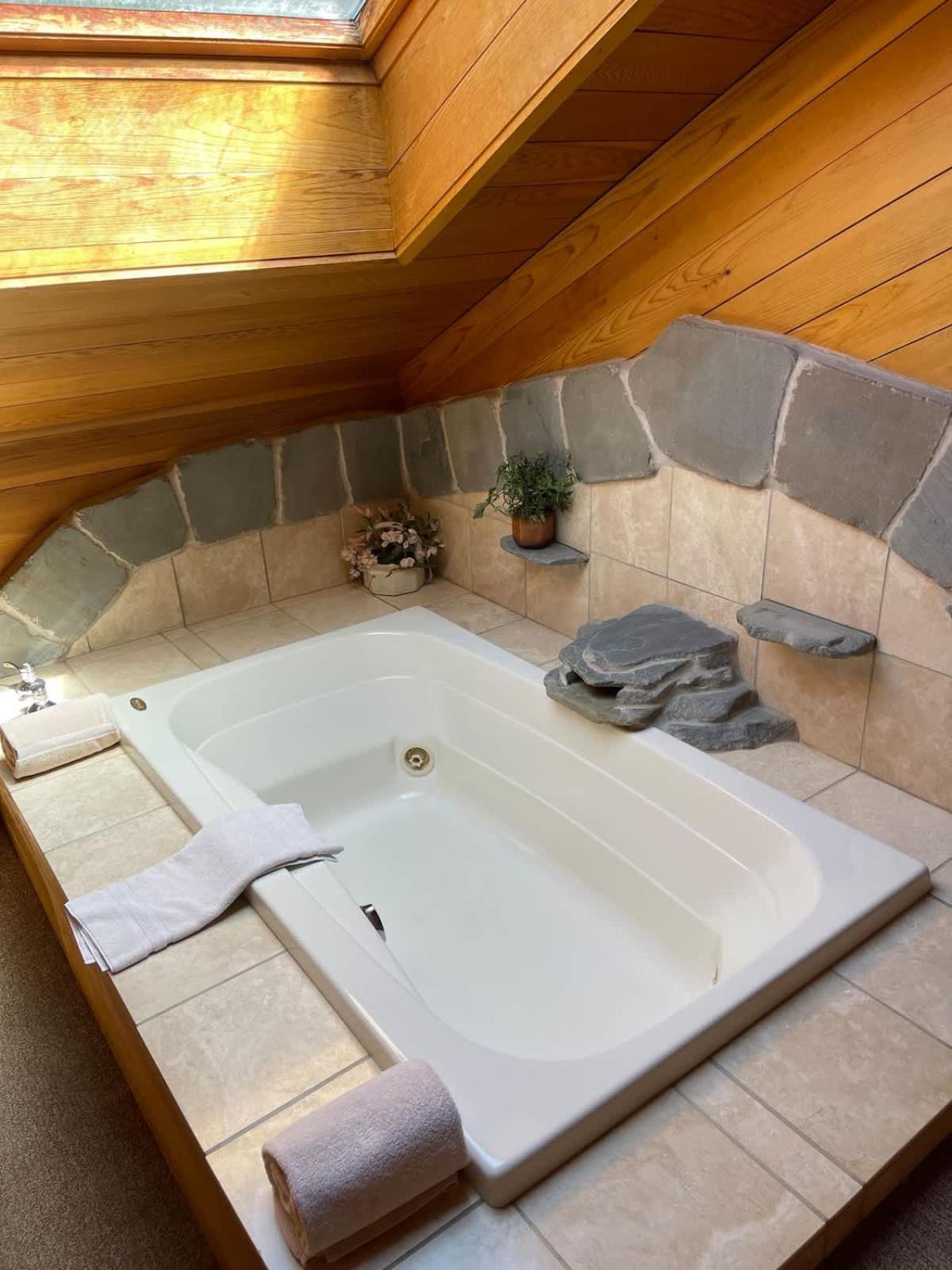 Top Floor Luxury, Sauna, Private Pool, Lake Bellaire Beach, 5 Beds, 4 Full Bath エクステリア 写真
