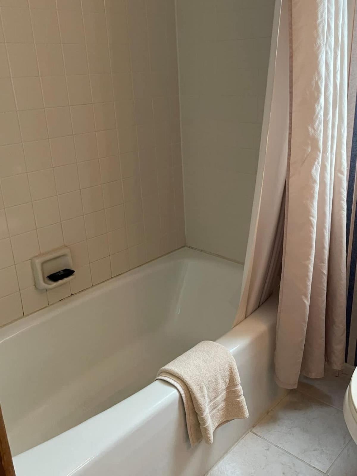 Top Floor Luxury, Sauna, Private Pool, Lake Bellaire Beach, 5 Beds, 4 Full Bath エクステリア 写真