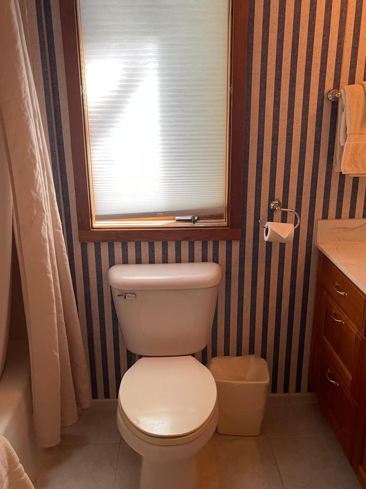 Top Floor Luxury, Sauna, Private Pool, Lake Bellaire Beach, 5 Beds, 4 Full Bath エクステリア 写真