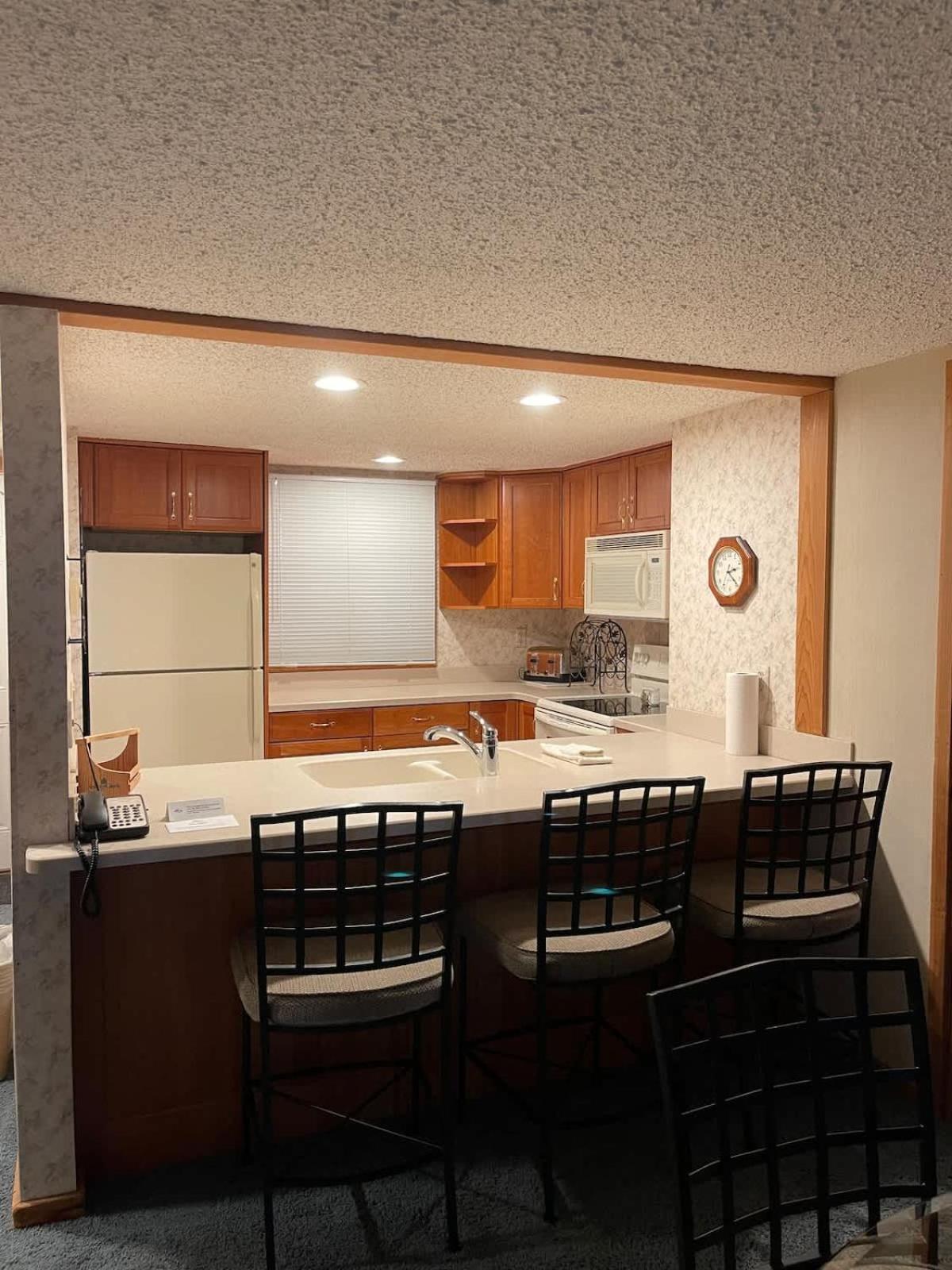 Top Floor Luxury, Sauna, Private Pool, Lake Bellaire Beach, 5 Beds, 4 Full Bath エクステリア 写真