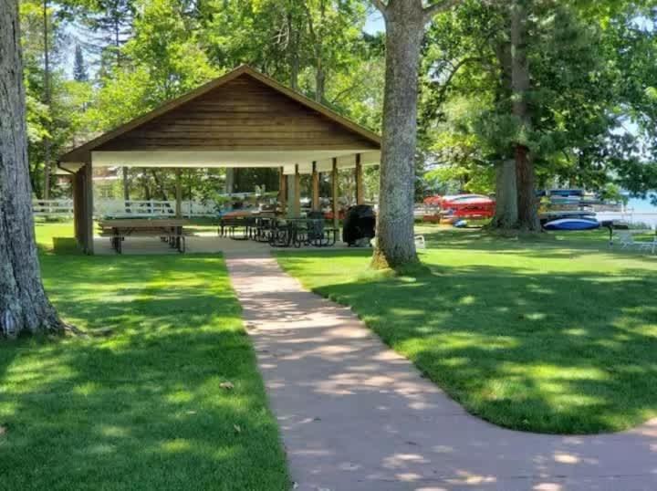 Top Floor Luxury, Sauna, Private Pool, Lake Bellaire Beach, 5 Beds, 4 Full Bath エクステリア 写真